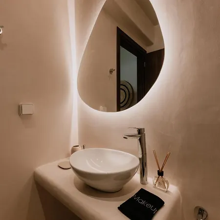 Βίλα Charming Naxos And | 4 Bedrooms | Drake | Spectacular Sea Views | Private Pool And Hot Tub | Naxos *